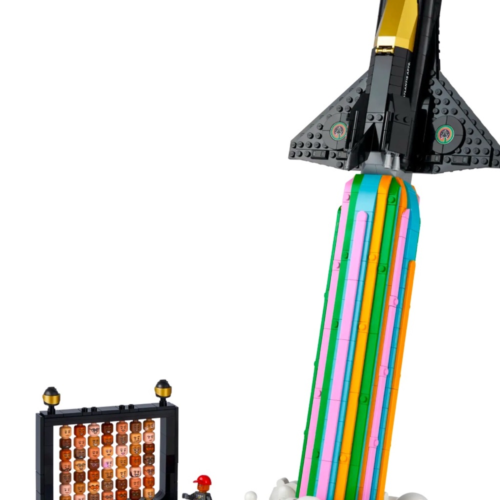 Lego Over the Moon with Pharrell Williams Set - Picture 2 of 4